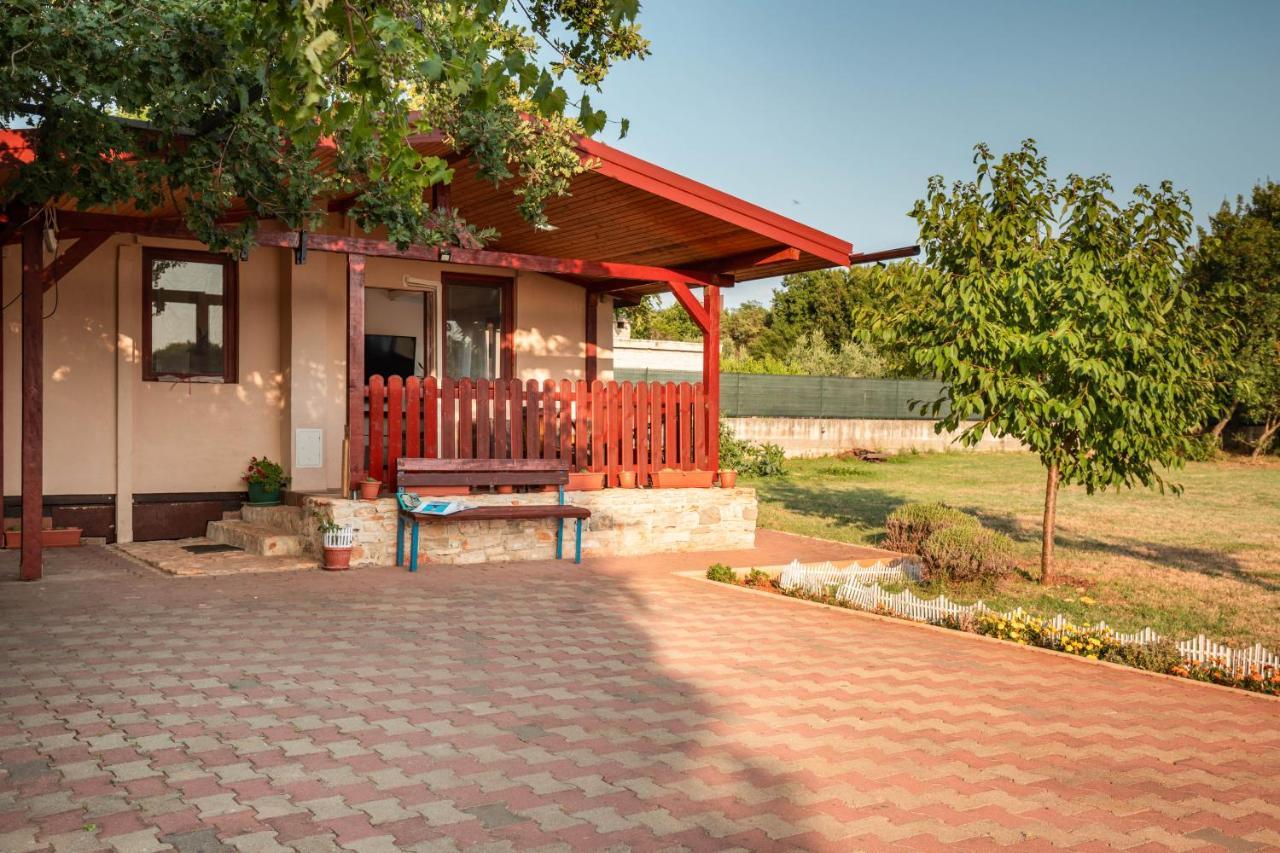 Funny House Villa Pula Exterior photo